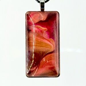 Elegant Pink and Orange Pendant Necklace